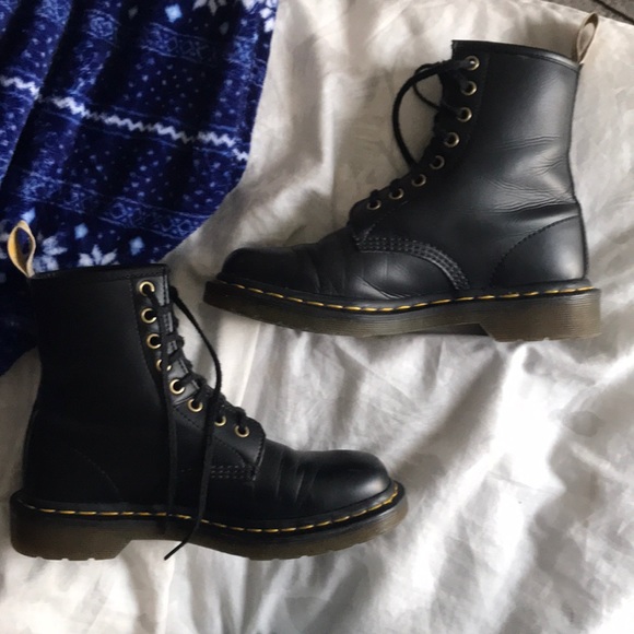 dr martens size 7 womens